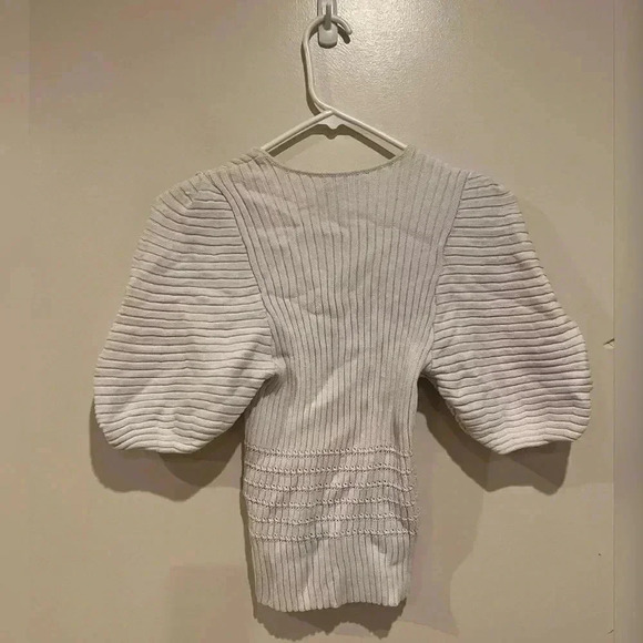 Ronny Kobo Puff Sleeve
Sweater - Picture 6 of 6